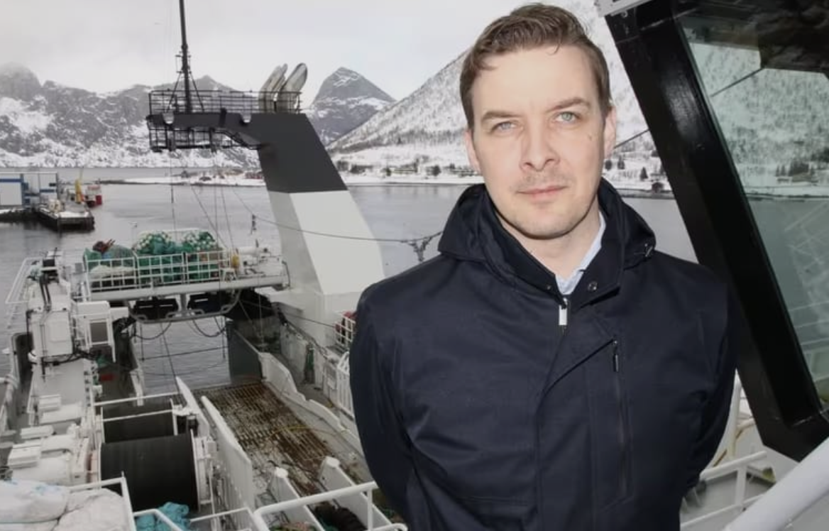 - Lærlinger er viktige fordi vi får mulighet til å forme ungdommen etter våre standarder for drift og yrkesutøvelse, sier Kenneth Holmøy, leder for havfiskeflåten i Nergård. Foto: Vidar Bjørkli