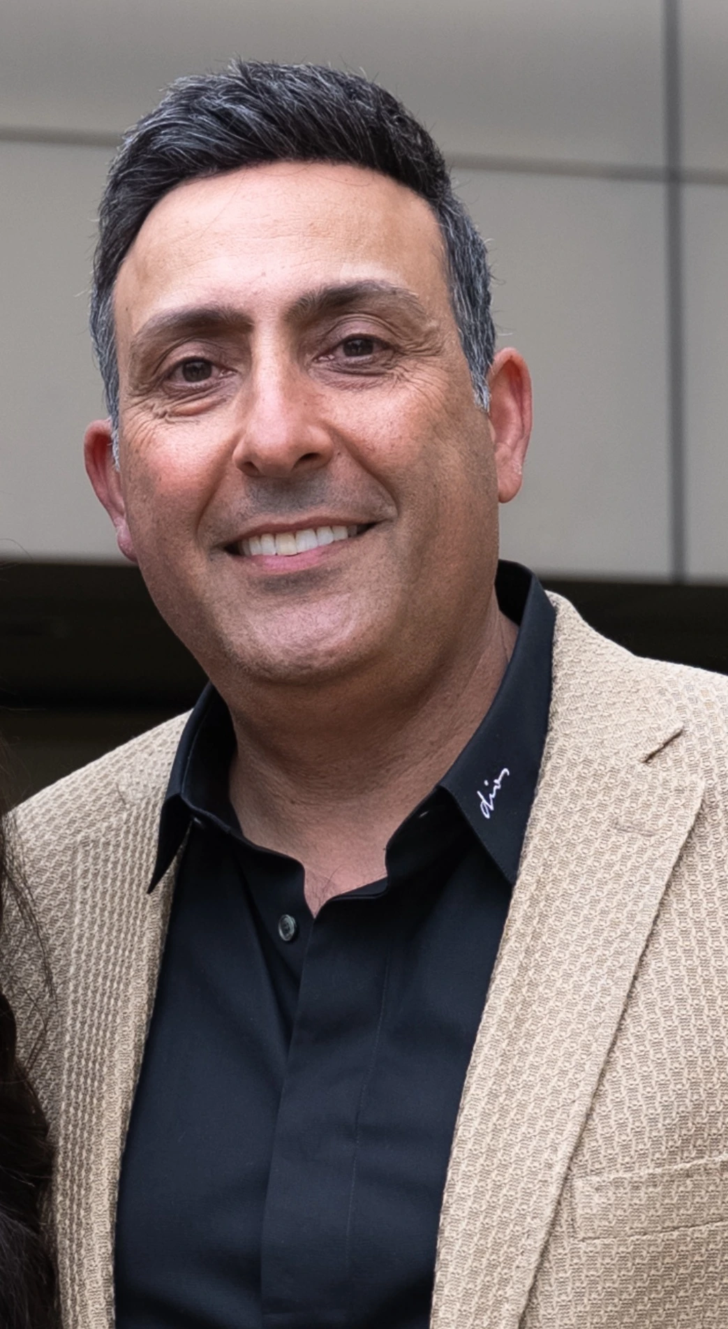 Dr. Daniel Javaheri