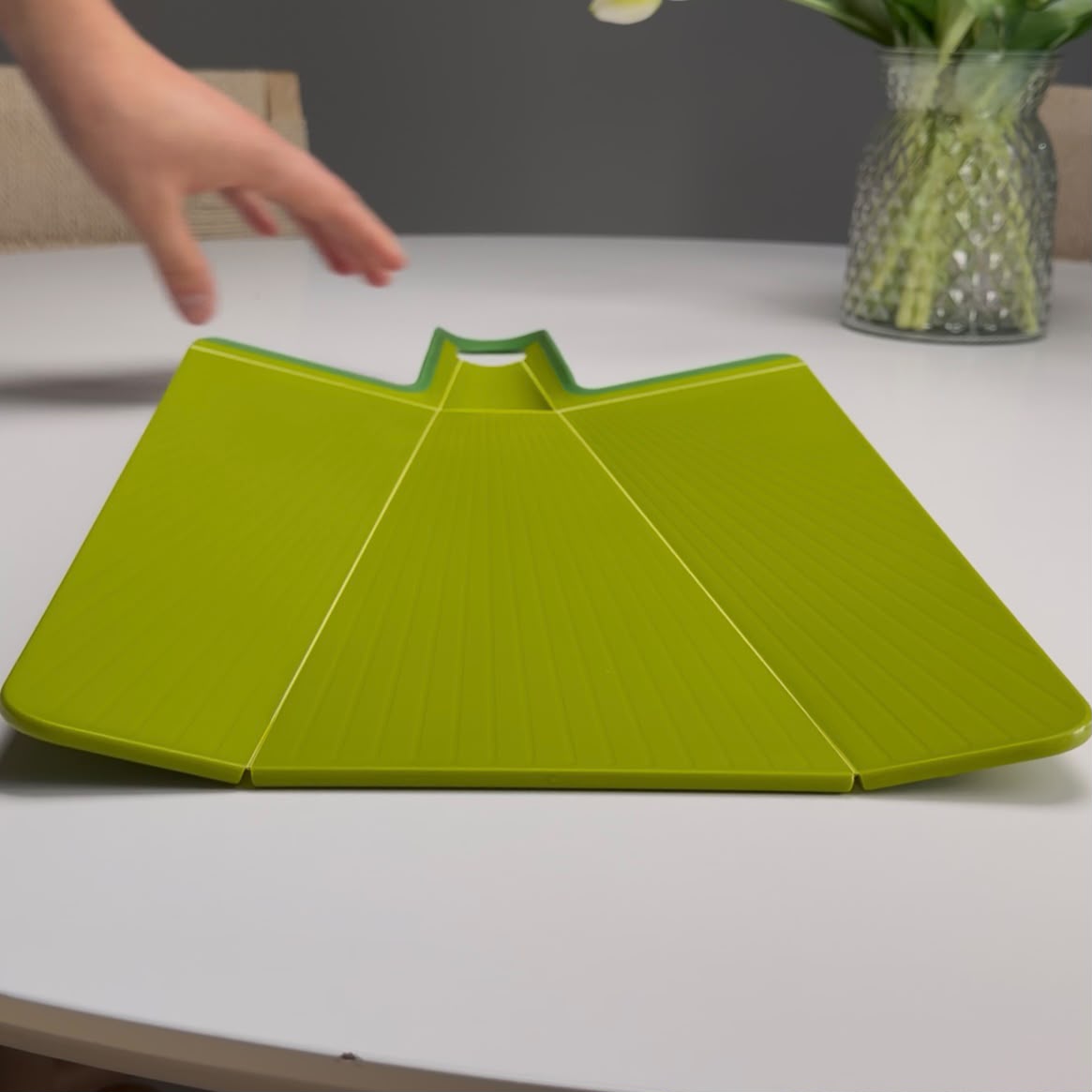 Folding "Scoop" Cutting Board