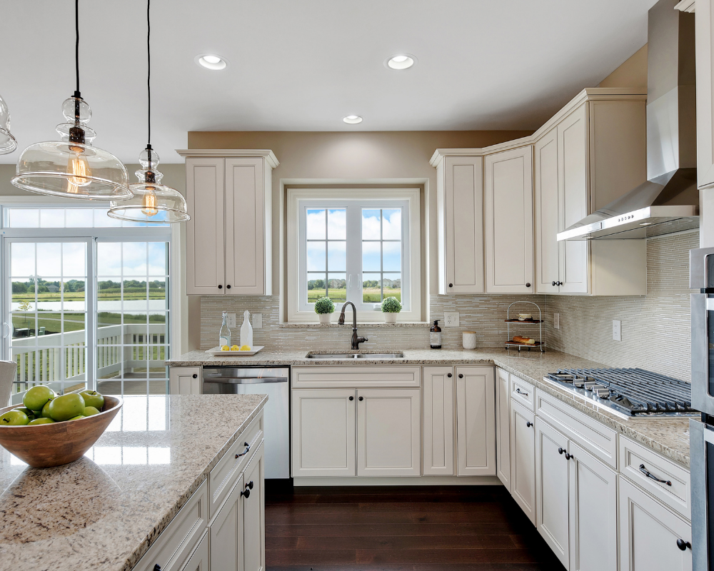 professional cabinet painter