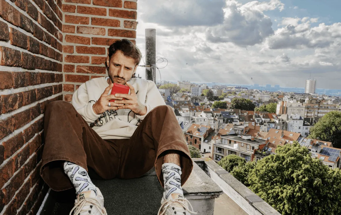 Photographie du chanteur Maxence par Charlotte Castay