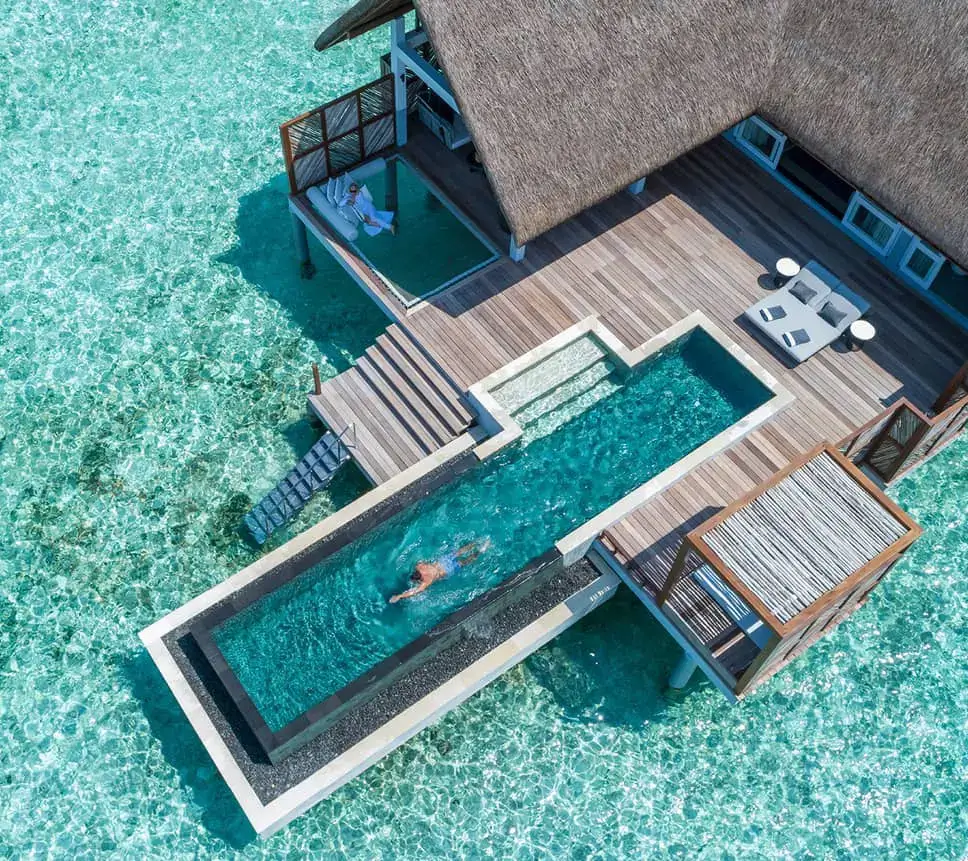 Four Seasons Landaa Giraavaru