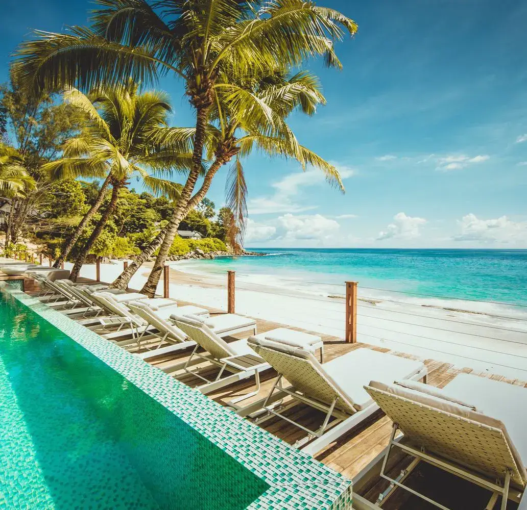 Carana Beach Hotel