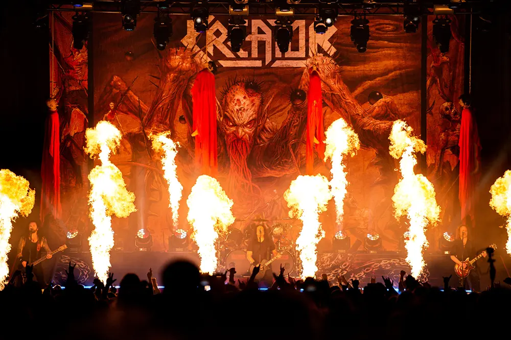 Thrash- und Death-Metal Band Kreator auf der Bühne