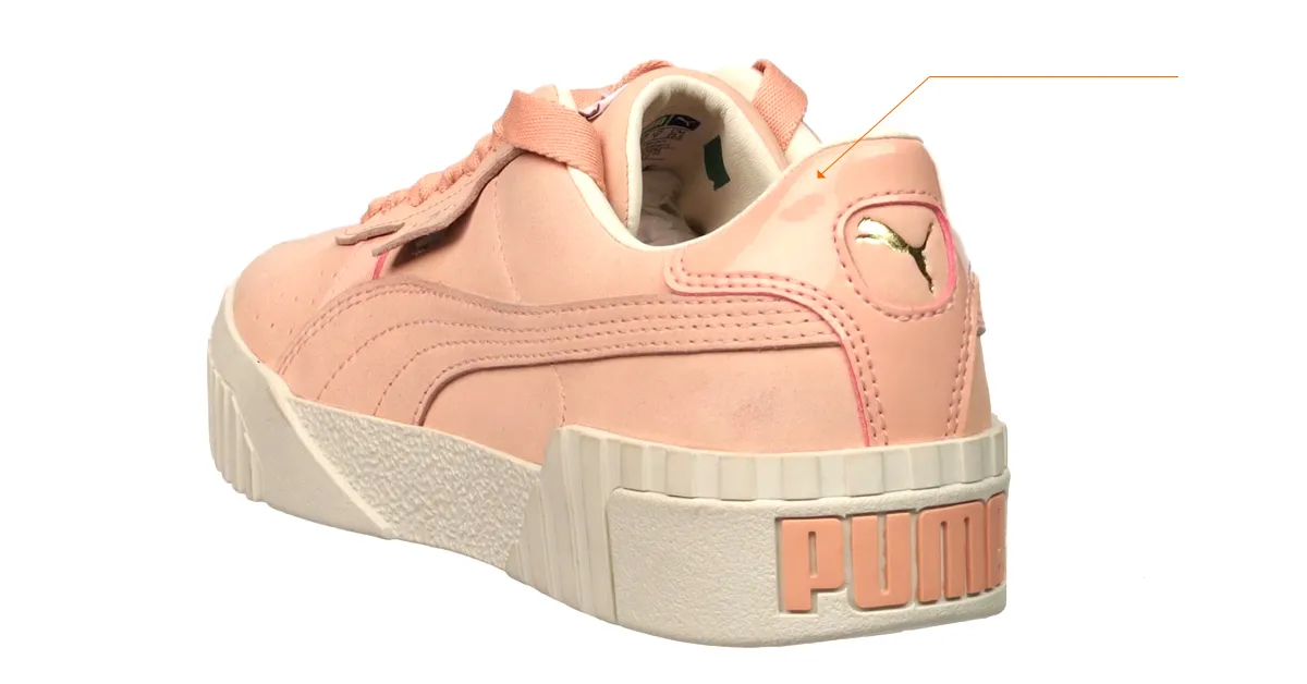 3D model back-shot puma topánky zobrazujúci oslnenia.