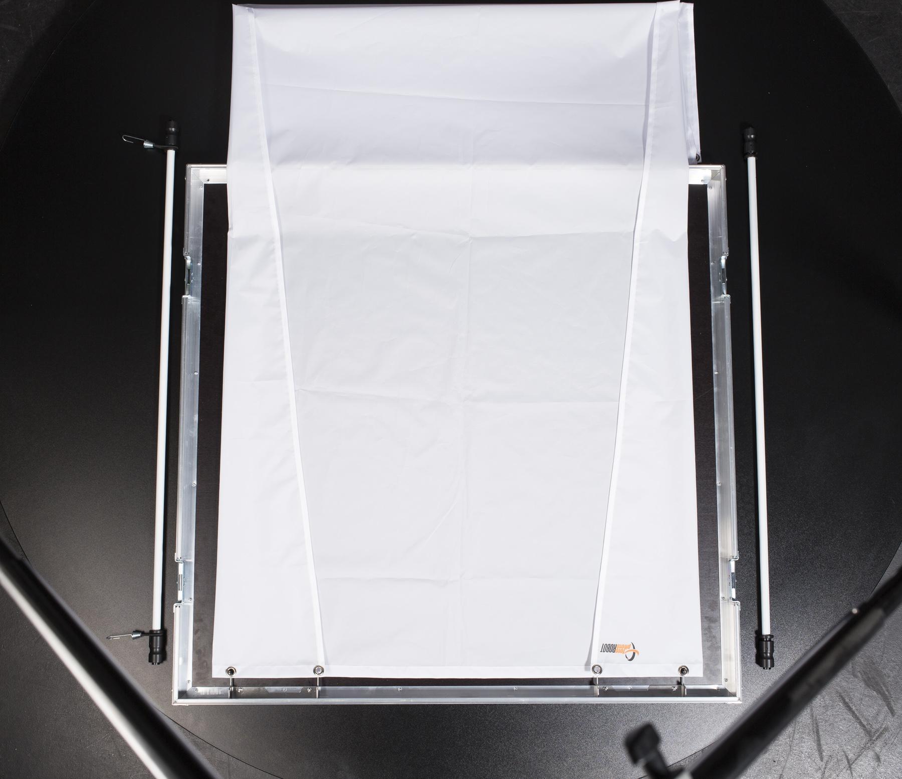 Fold the background to the case’s side