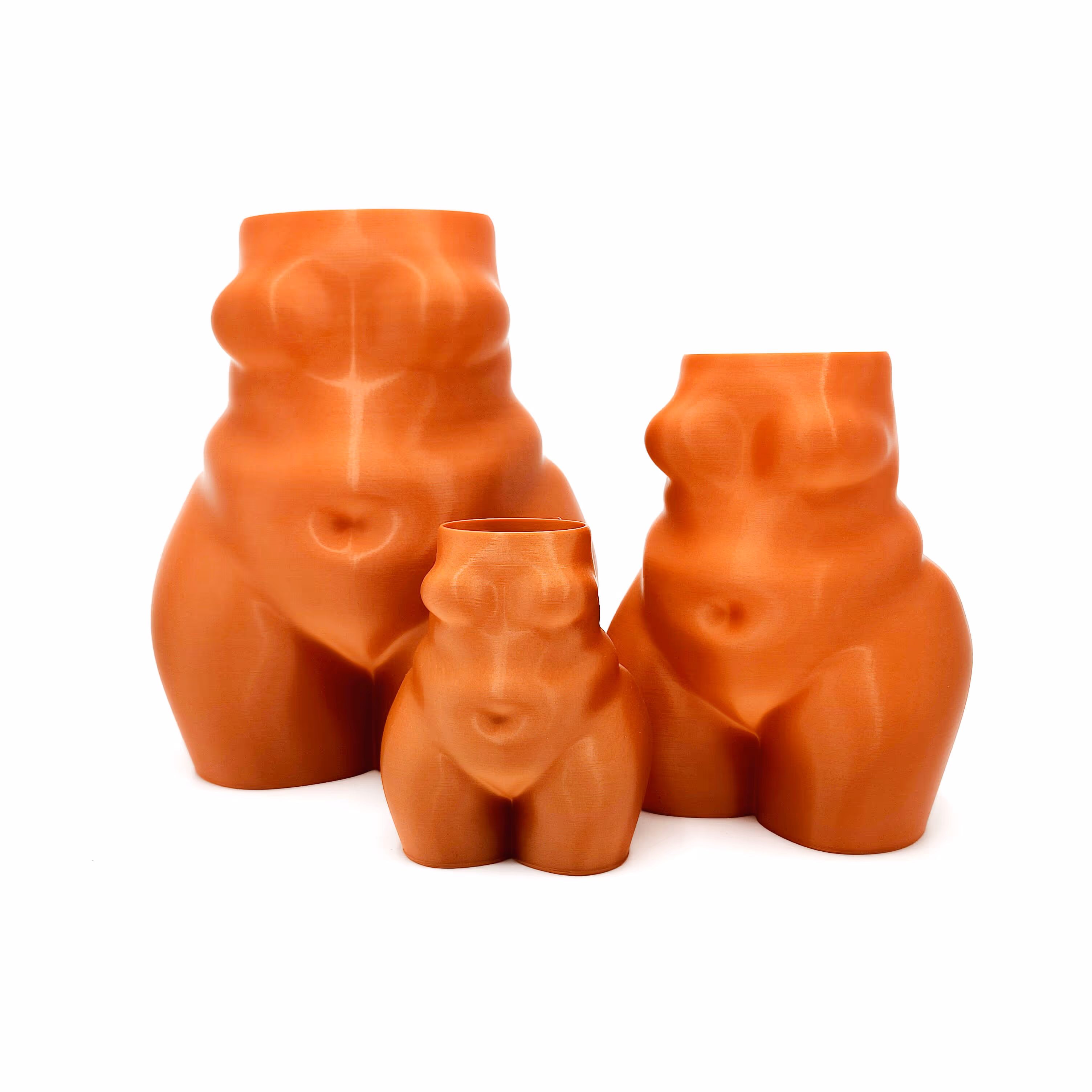 3D geprintte plantenpotjes in de vorm van een vrouw, geprint in venitiaans koper