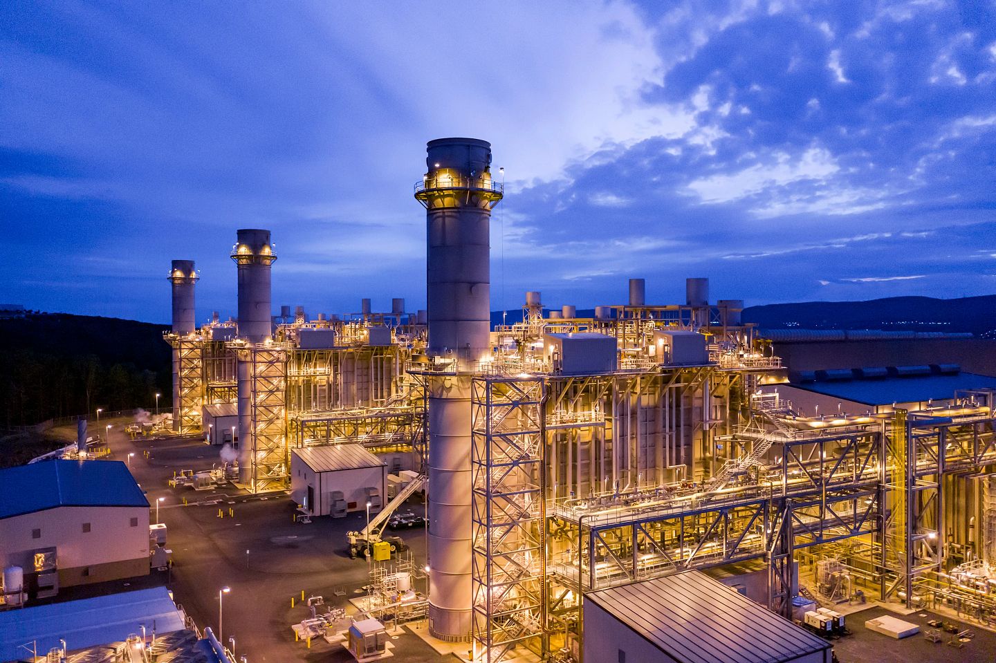 Kiewit, a big construction company in USA, builds Lackawanna Energy Center.