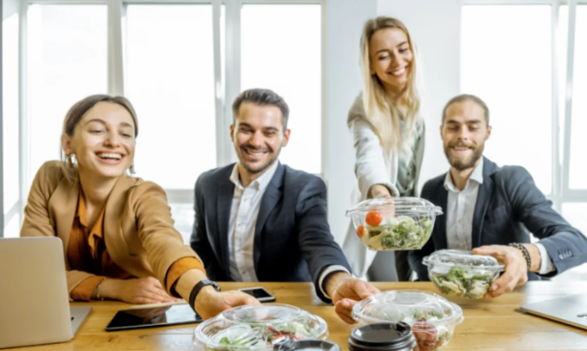 Why Workplace Experience Managers Are Turning to Customized Meal Solutions