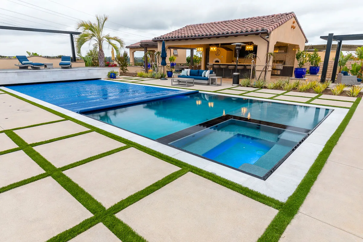 Rim flow Pool & Spa , Auto Cover