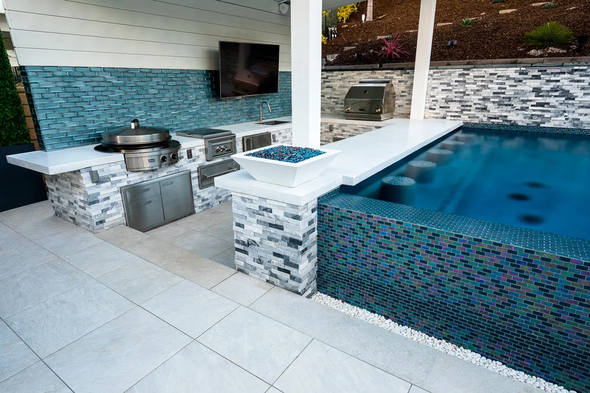 geometric linear pool - pool companies near me