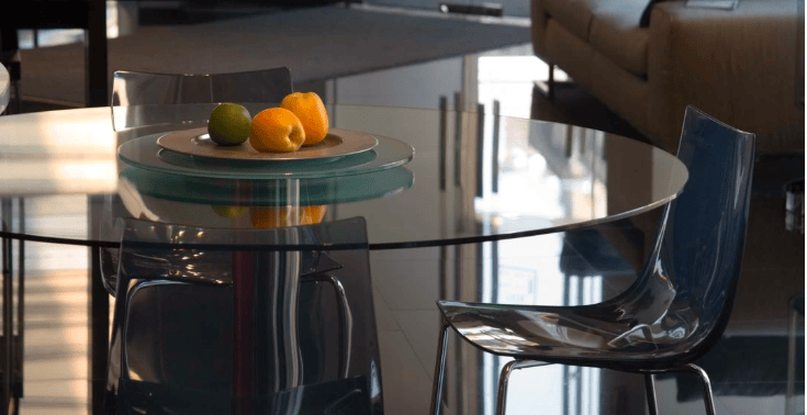 Glass table cleaning