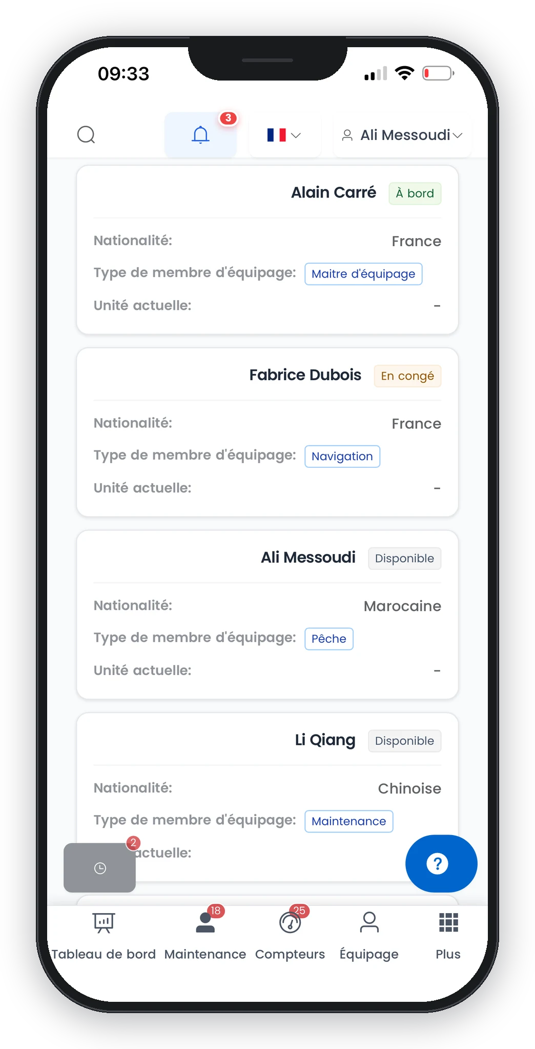 Application mobile Smart Sailors : liste de l'équipage avec statuts à bord, en congé ou disponible, nationalité et fonction
