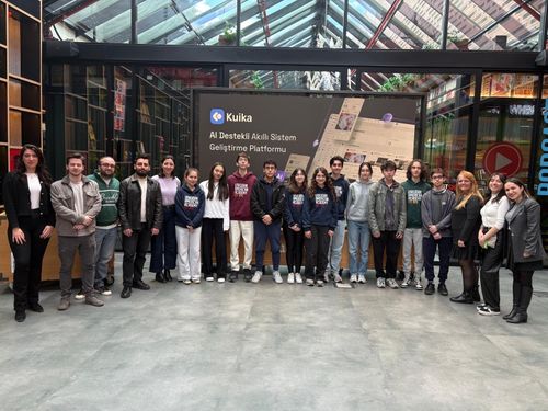 Üsküdar Amerikan Lisesi Öğrencileri Kuika İstanbul Ofisini Ziyaret Etti