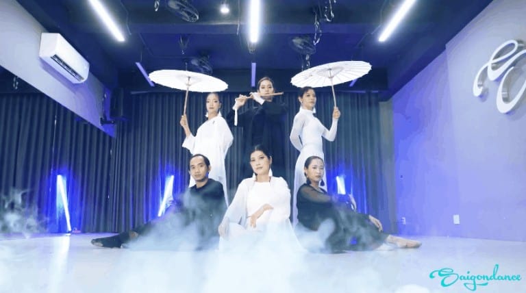 Giáo viên dạy múa cổ trang tại HCM