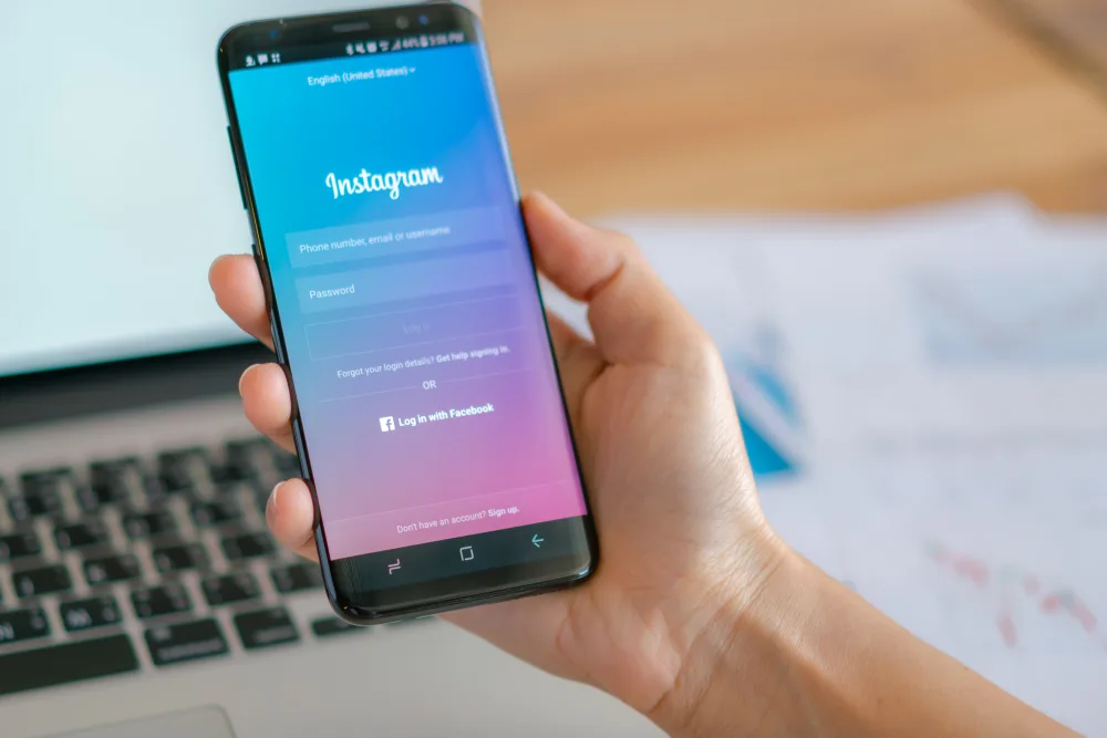 Tutorial: Como escrever uma bio de Instagram que converte visitantes e
