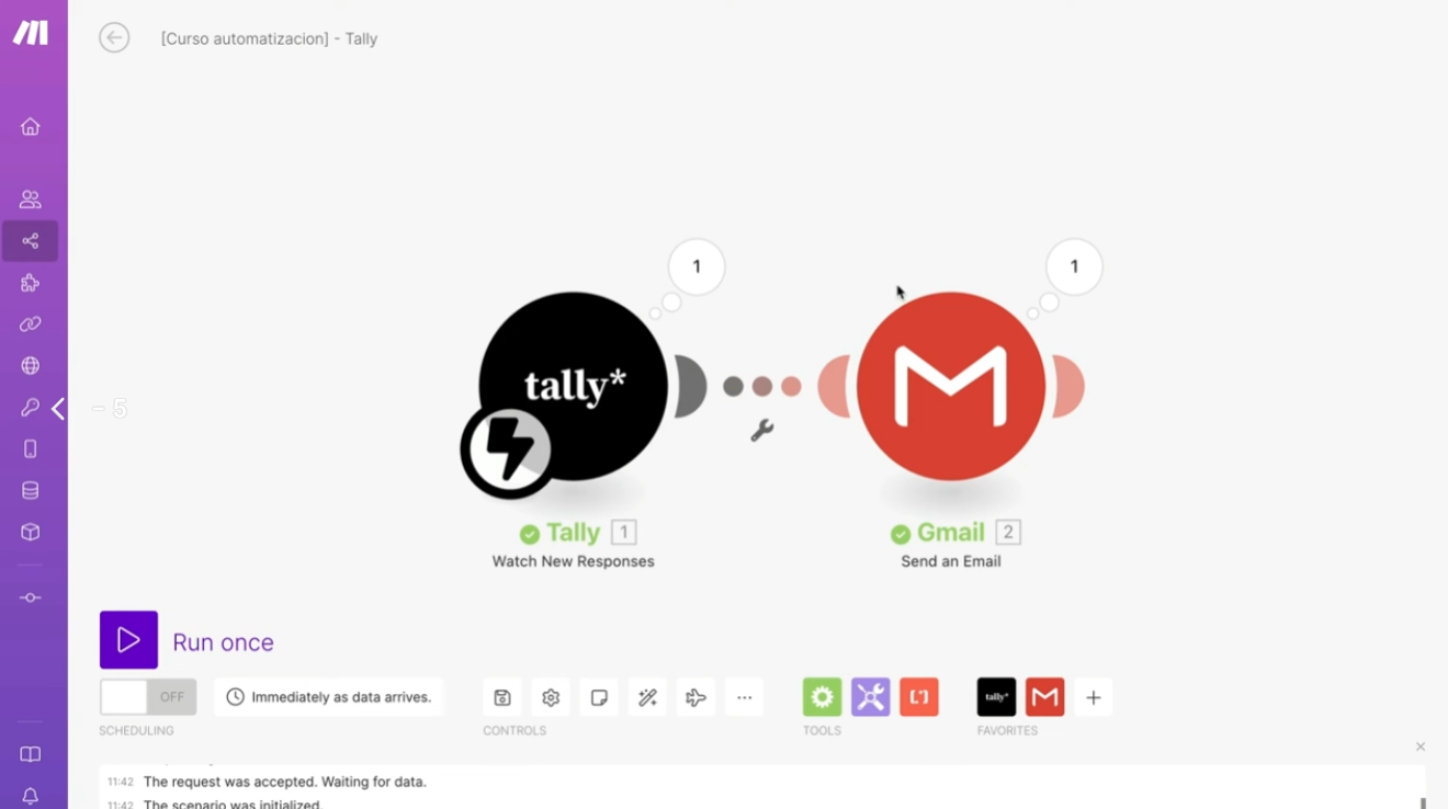 Pantalla de Make mostrando un escenario visual con múltiples módulos conectados.