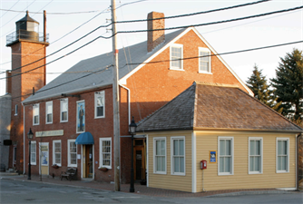 Newburyport Art has Daylight Drawing Fun!