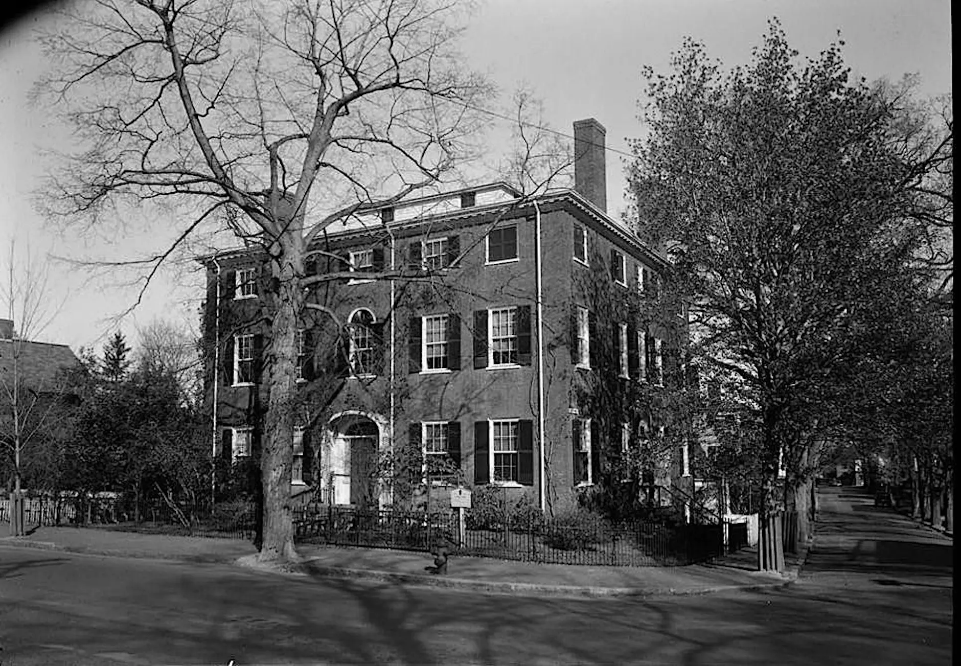 Museum of Old Newbury Seasonal Saturday Tours Guided tours of the 1808 Federal-style home. Tours begin on the hour from 11:00 a.m. to 4:00 p.m. (last tour departs at 3:00 p.m.).