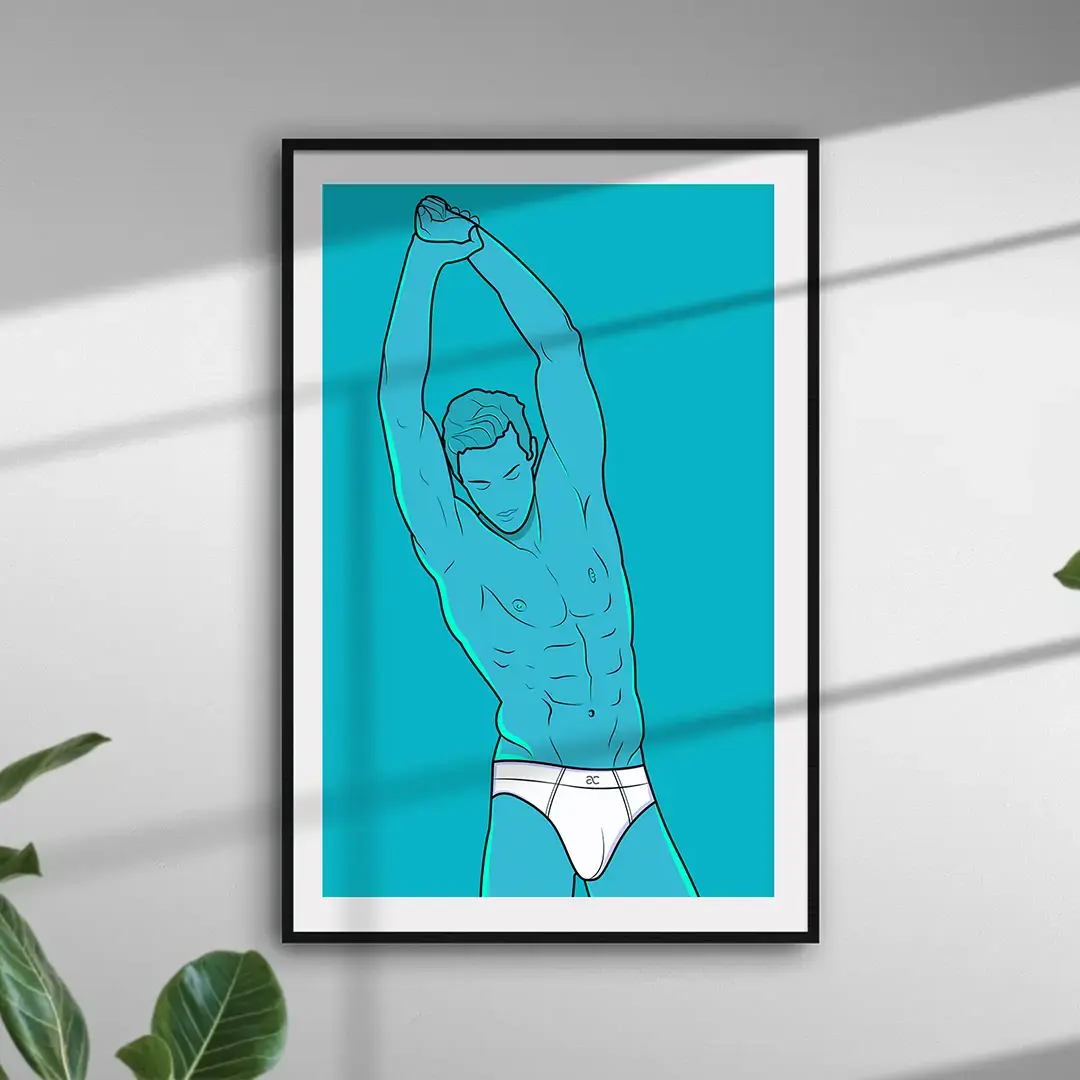 Illustration av en muskulös man i vita underkläder som sträcker armarna uppåt mot en turkos bakgrund, inramad och upphängd på en vägg med växtblad i hörnet.