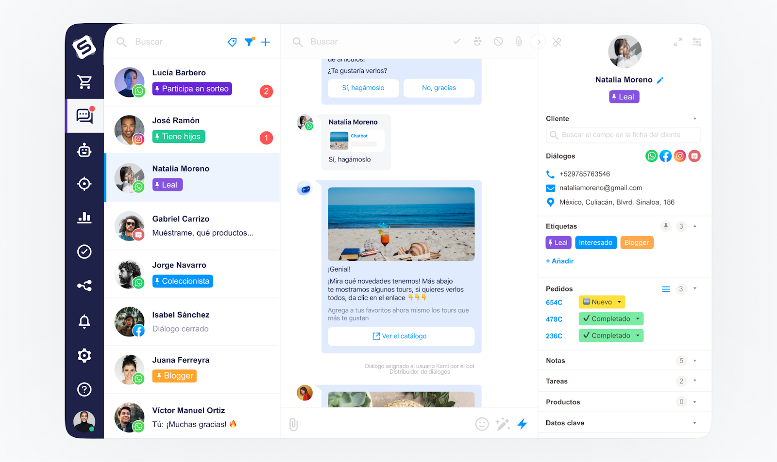 Interfaz de CRM para turismo mostrando centralización de mensajes de WhatsApp e Instagram con etiquetas de seguimiento para consultas y reservas de tours