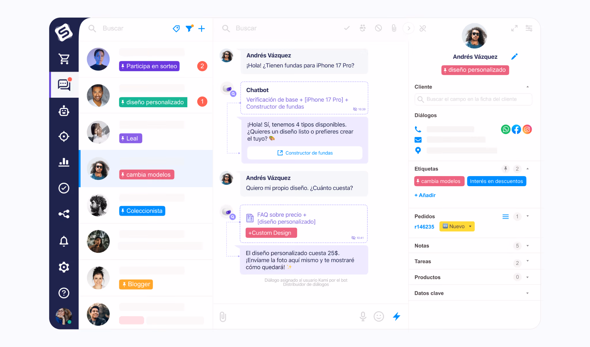 Interfaz de la bandeja de entrada de Simla.com con el diálogo con el cliente, bot de IA contestando y bot distribuidor asignando el diálogo al asesor