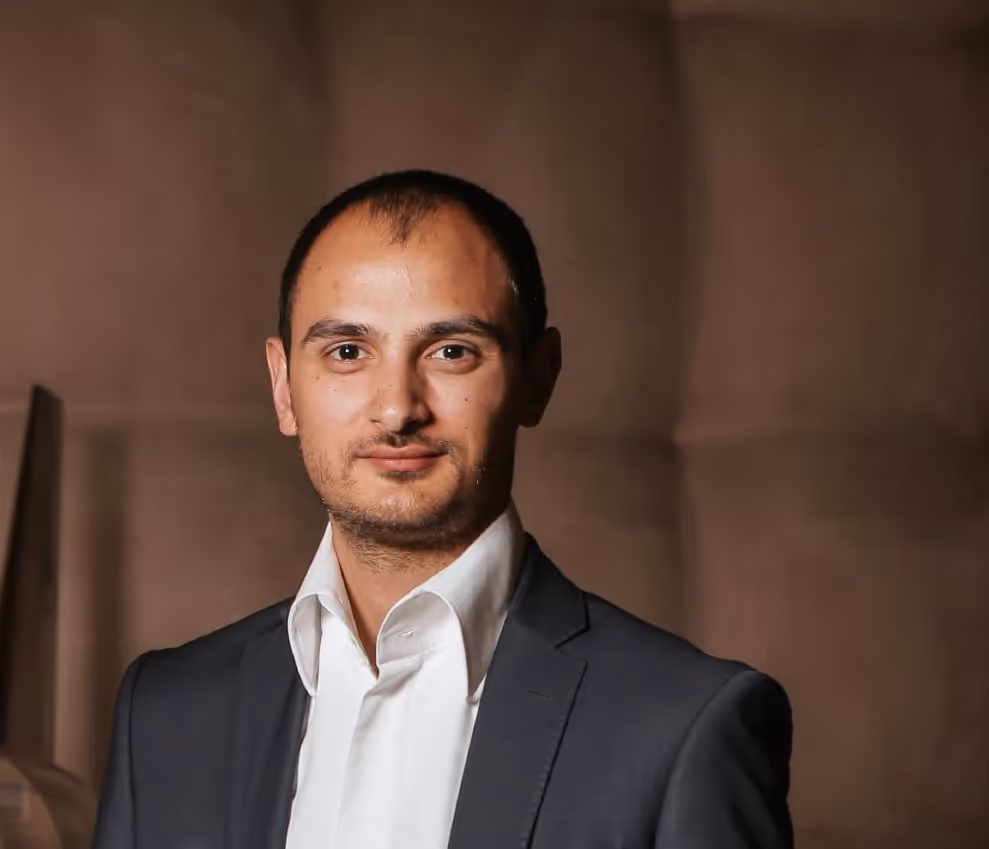 Ukrainian Top Manager and Trouble Shooter