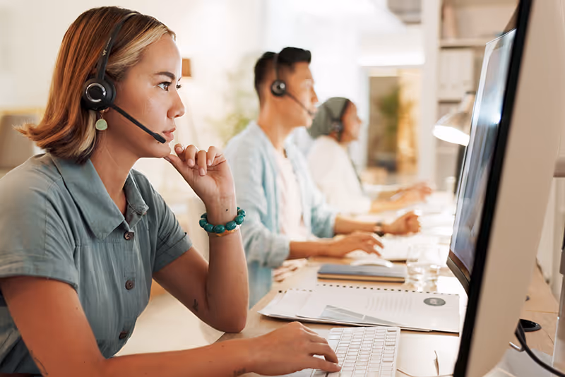 Image of an agent using healthcare call center software