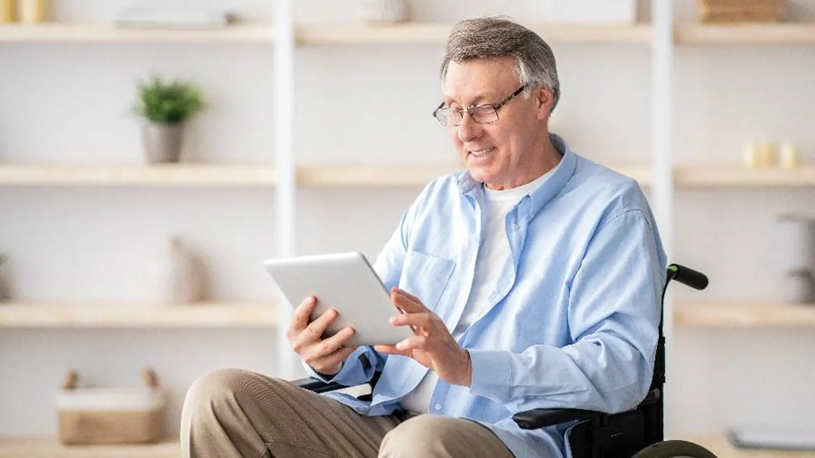 7 Ways a HIPAA Compliant Form Builder Transforms Hospice Workflows