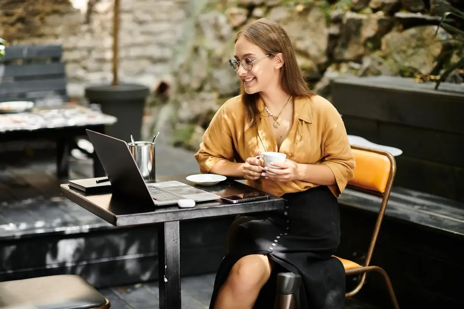 Best eSIM for Digital Nomads in 2025
