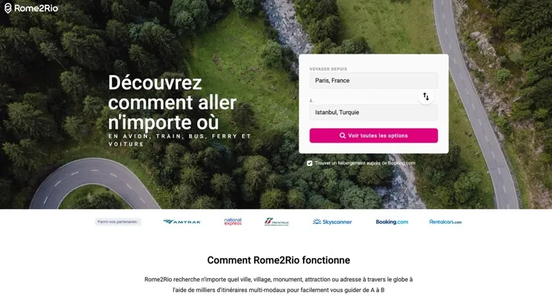 Page d’accueil de Rome2Rio avec un itinéraire entre Paris et Istanbul.