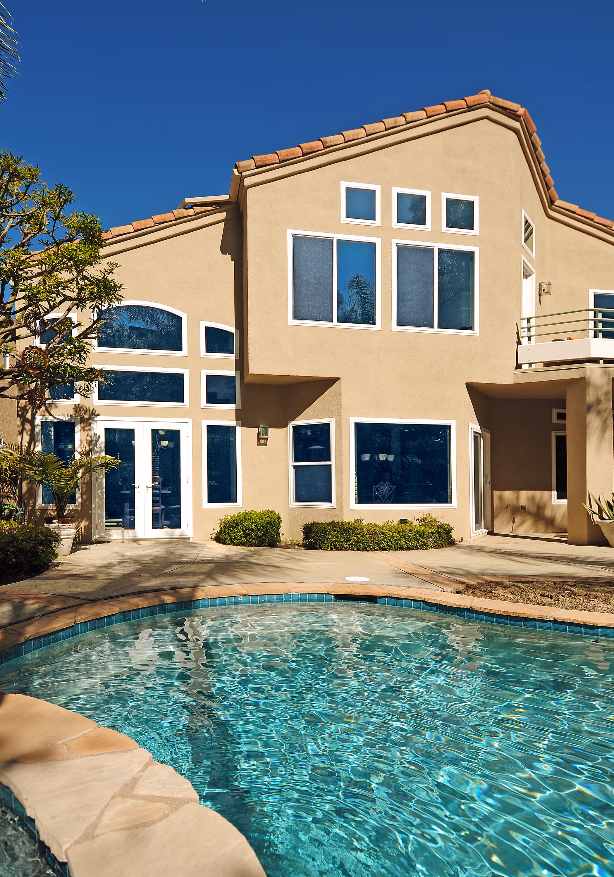Arizona home exterior with energy efficient replacement windows