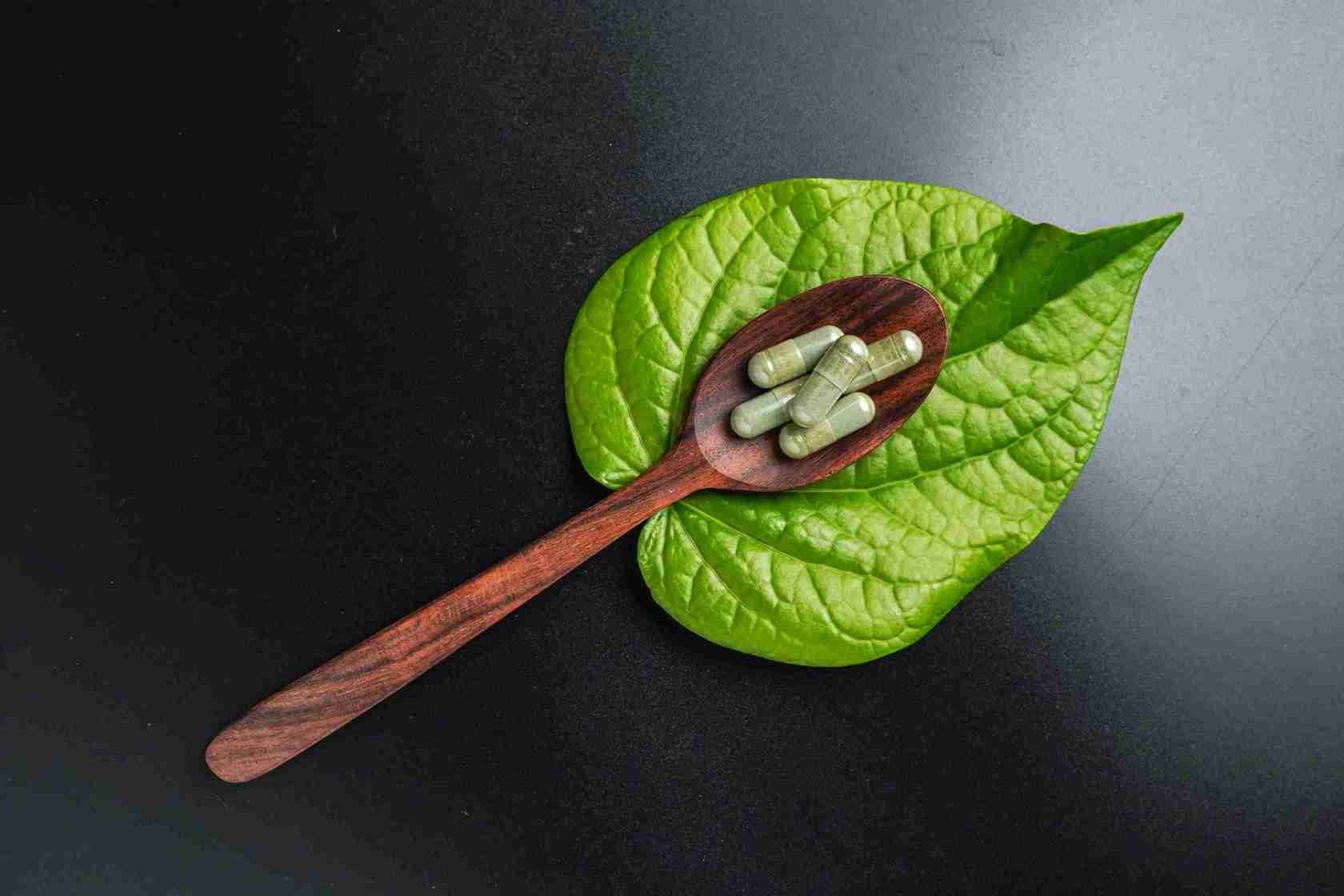 plane between the pseudocapsule and the surrounding ovarian cortex