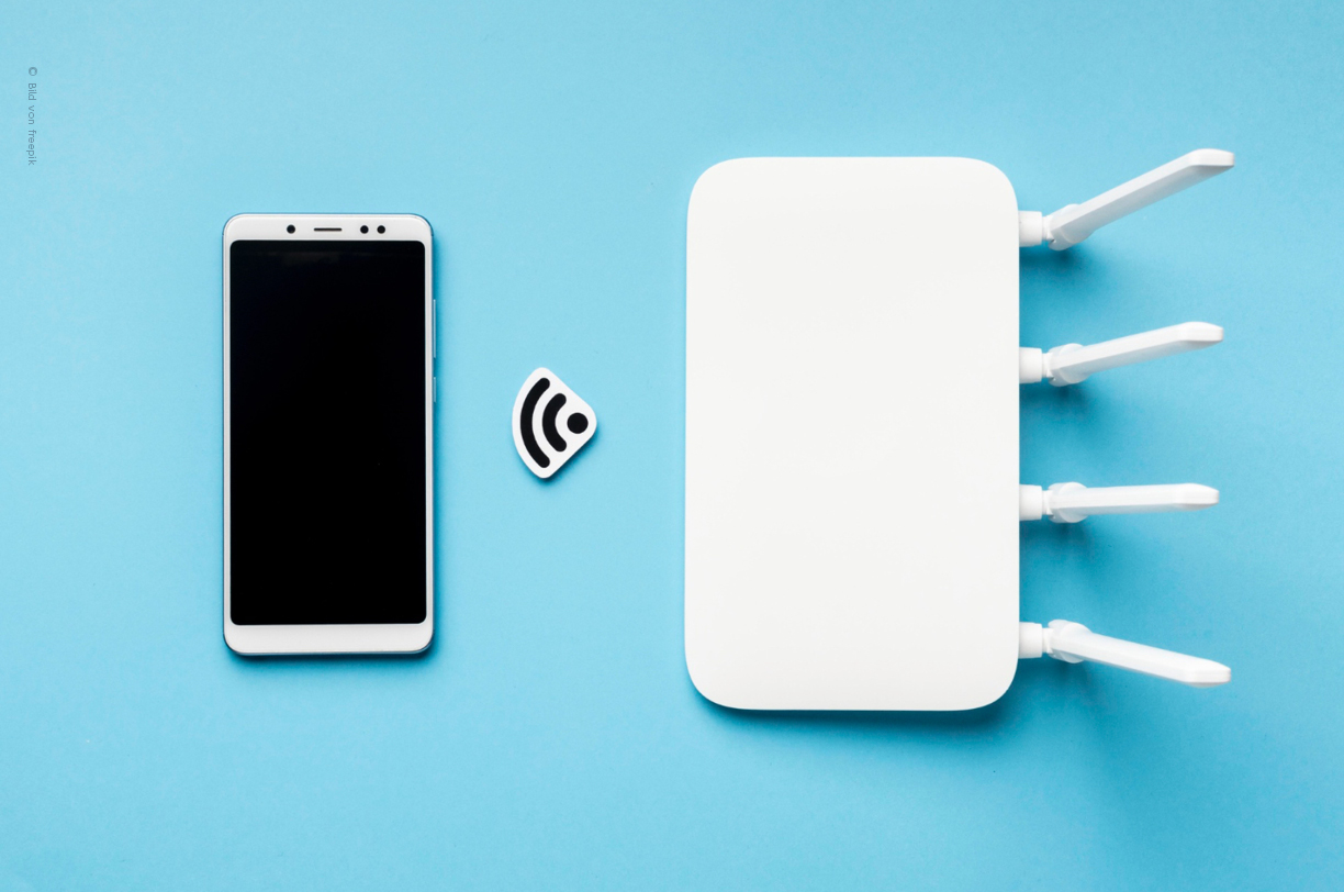 Die Abbilundg zeigt einen modernen Wireless Access Point, der an der Decke in einem Bürogebäude installiert werden kann, um eine effektive Netzwerkverbindung zu gewährleisten. Diese aktiven Netzwerkkomponenten sind Teil der IT-Infrastruktur und tragen zu Verbesserung der Kommunikation und Datenübertragung in Unternehmen bei.