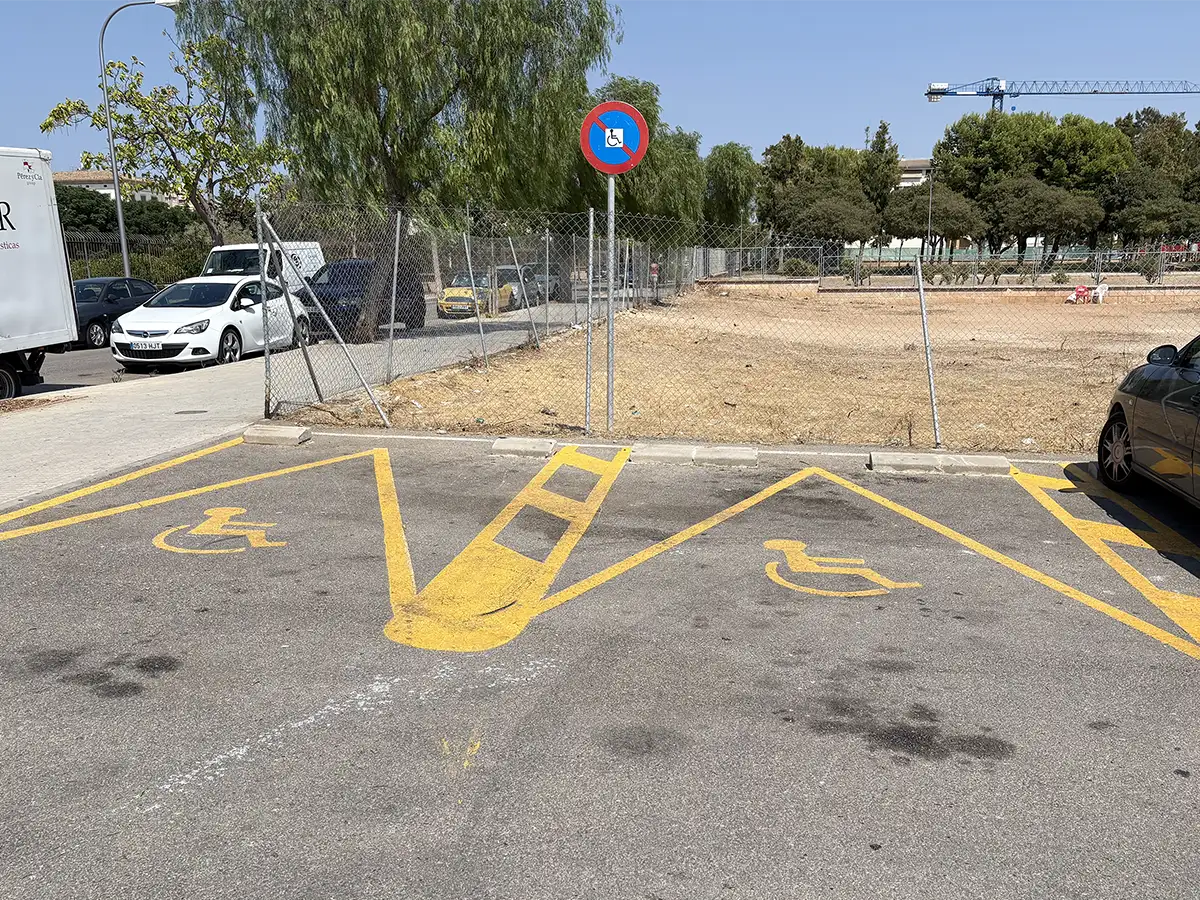 Behindertenparkplätze Parking Son Gibert