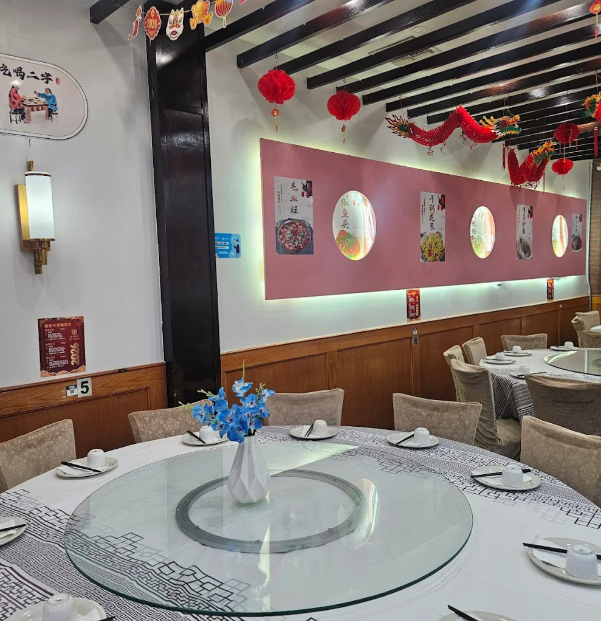 Restaurant food and service scene