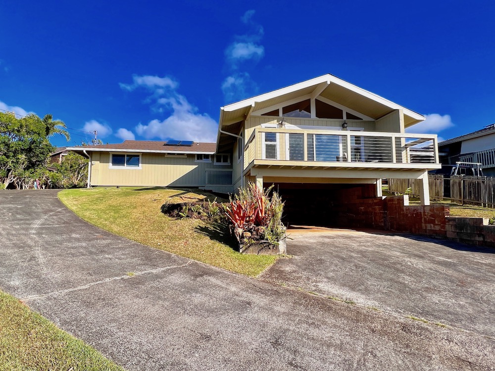 Renovated And Furnished 3 Bed/2 Bath Kalaheo Home With Ocean Views