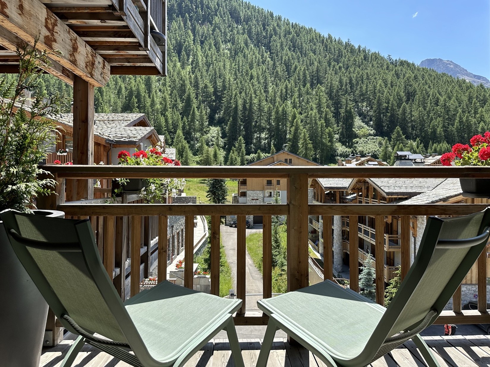 Salon Cocooning avec vue sur les montagnes - Hotel Victoria Lodge Val d'Isère