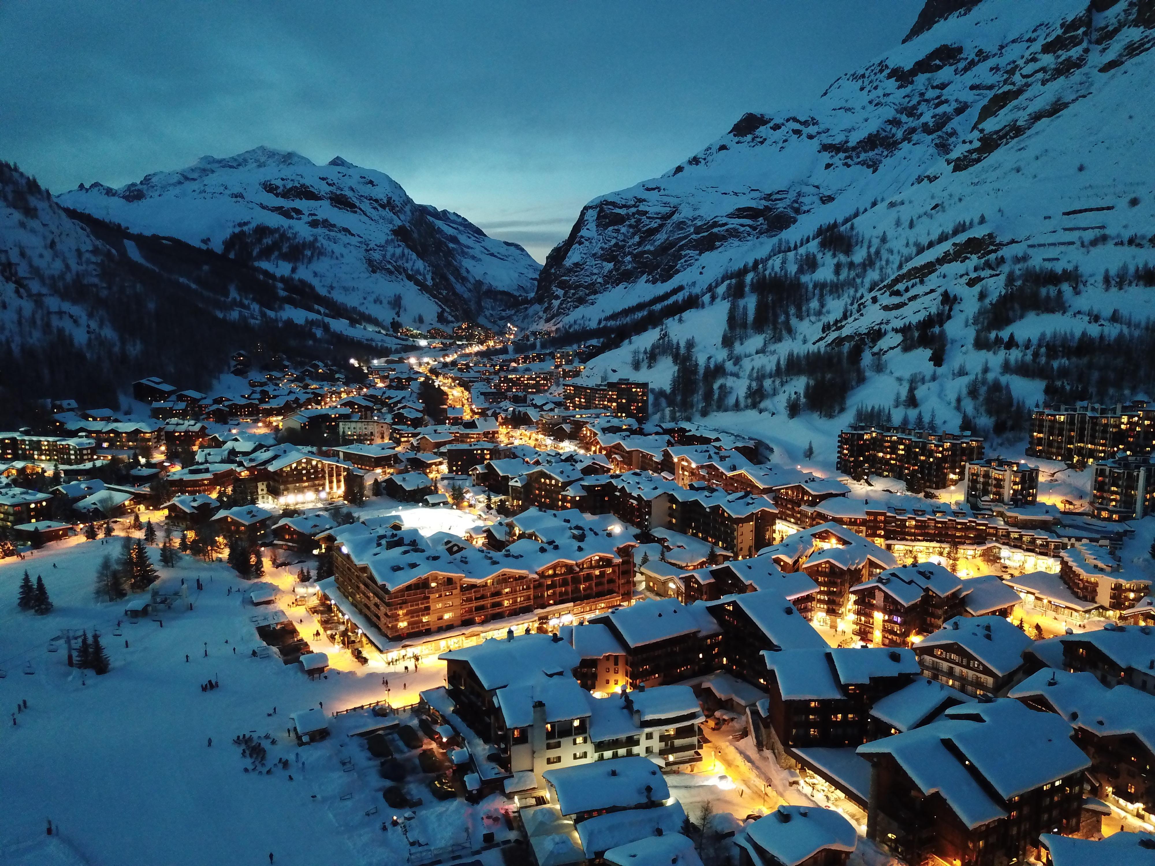 Magnifica veduta aerea della Val d'Isère