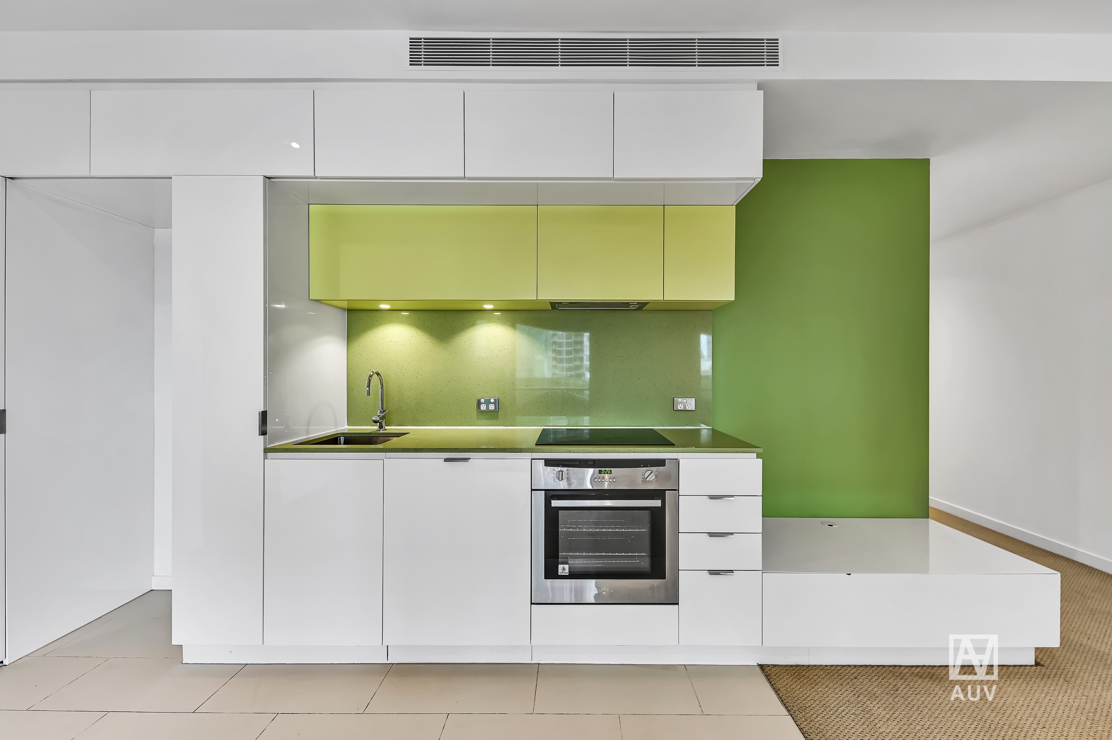 915/555 Swanston Street, Carlton - Thumbnail 3