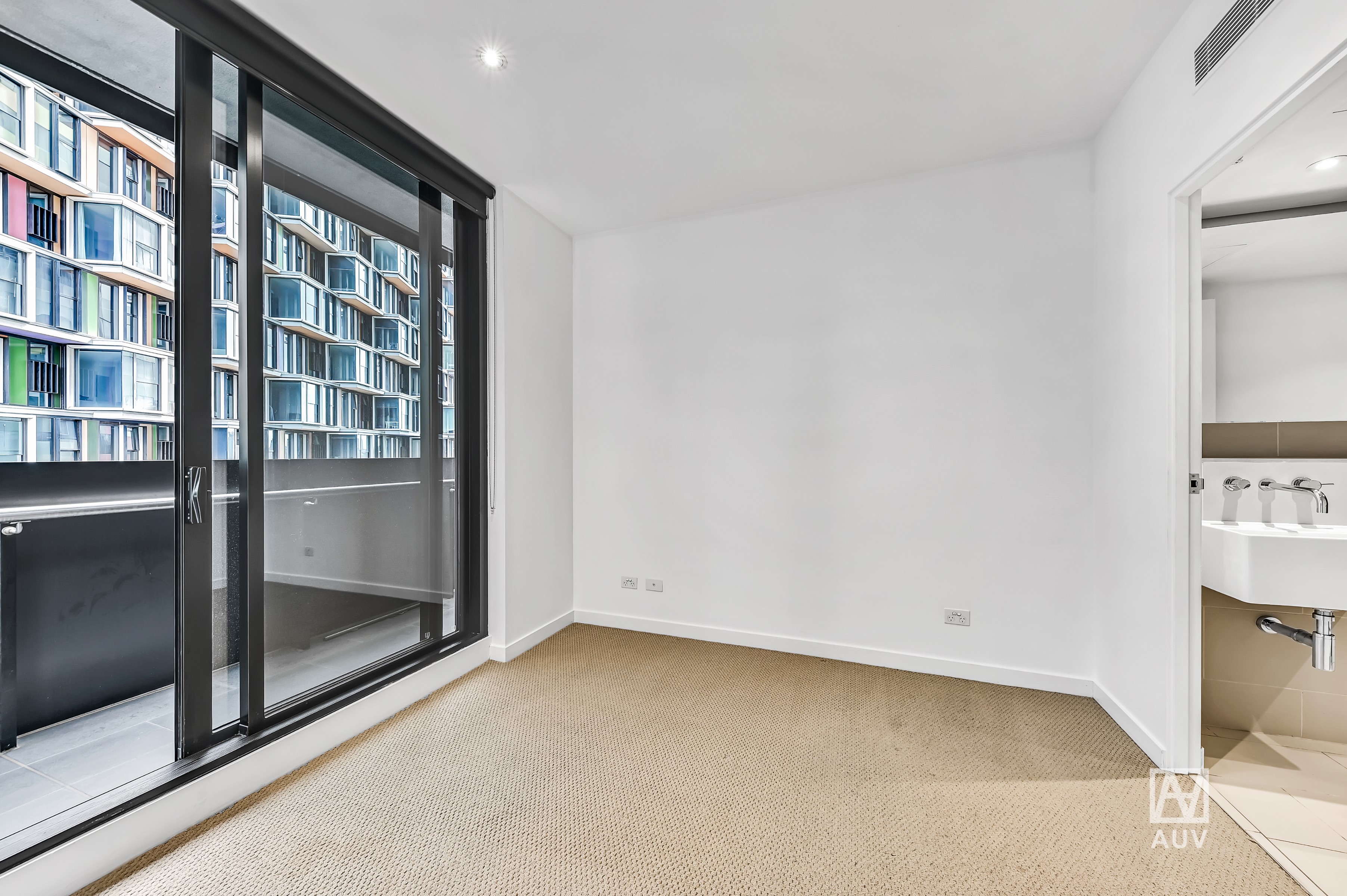 915/555 Swanston Street, Carlton - Thumbnail 6