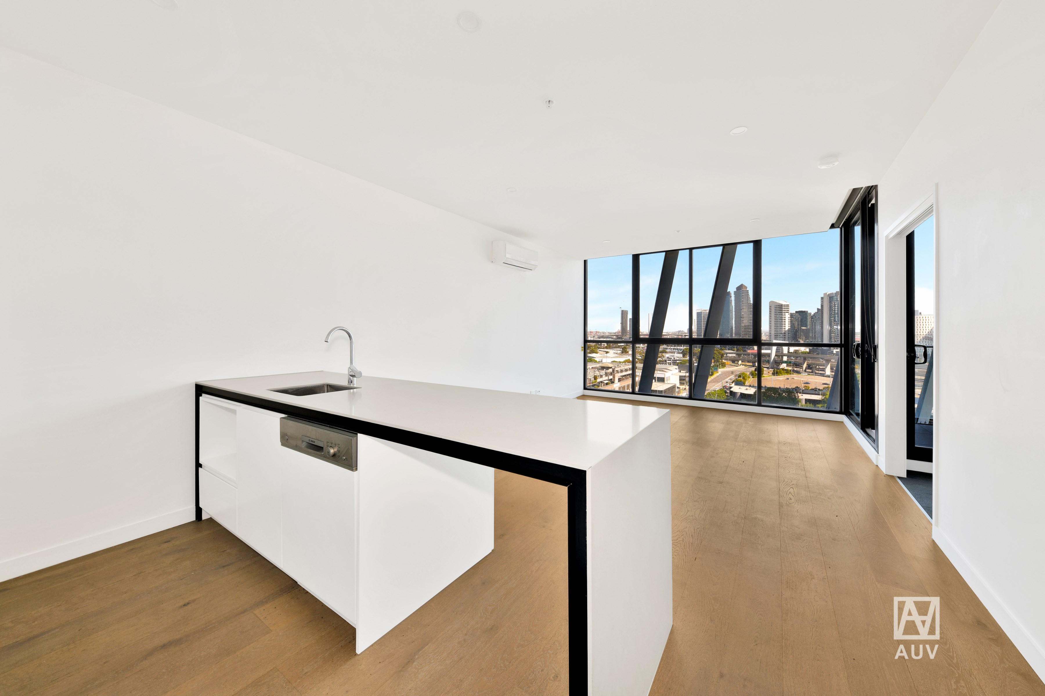 1204/89 Gladstone Street, South Melbourne - Thumbnail 2