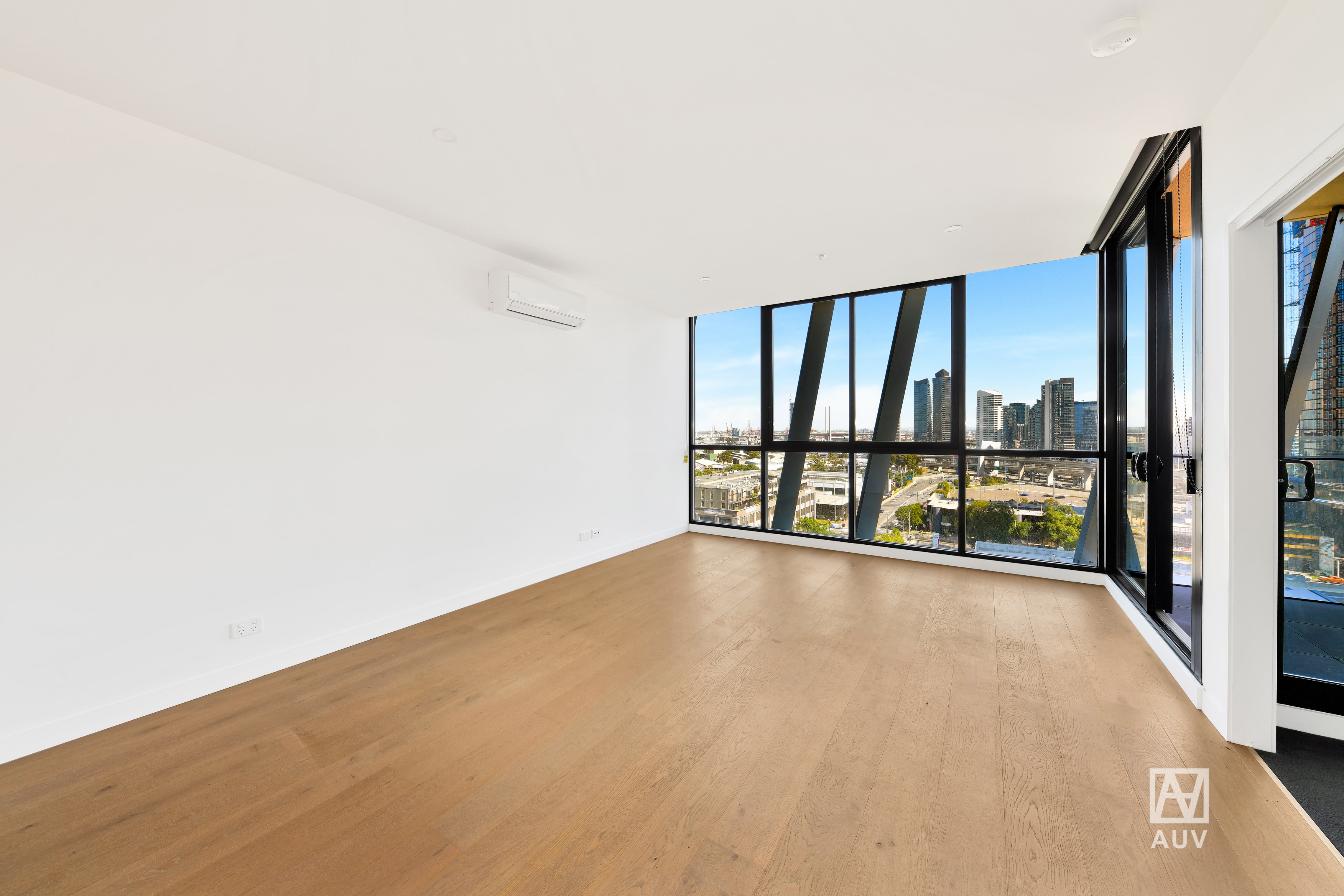 1204/89 Gladstone Street, South Melbourne - Thumbnail 3