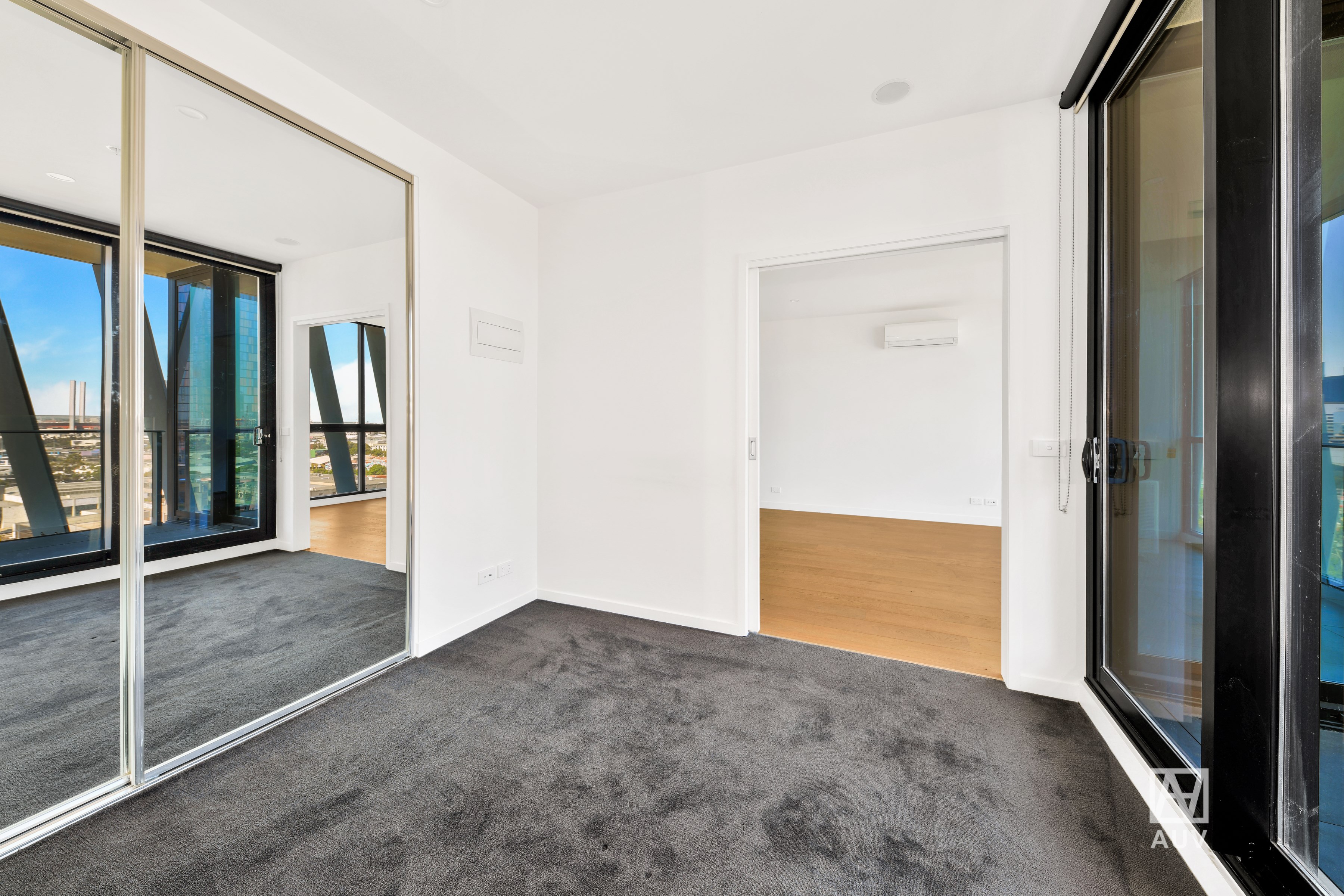 1204/89 Gladstone Street, South Melbourne - Thumbnail 6