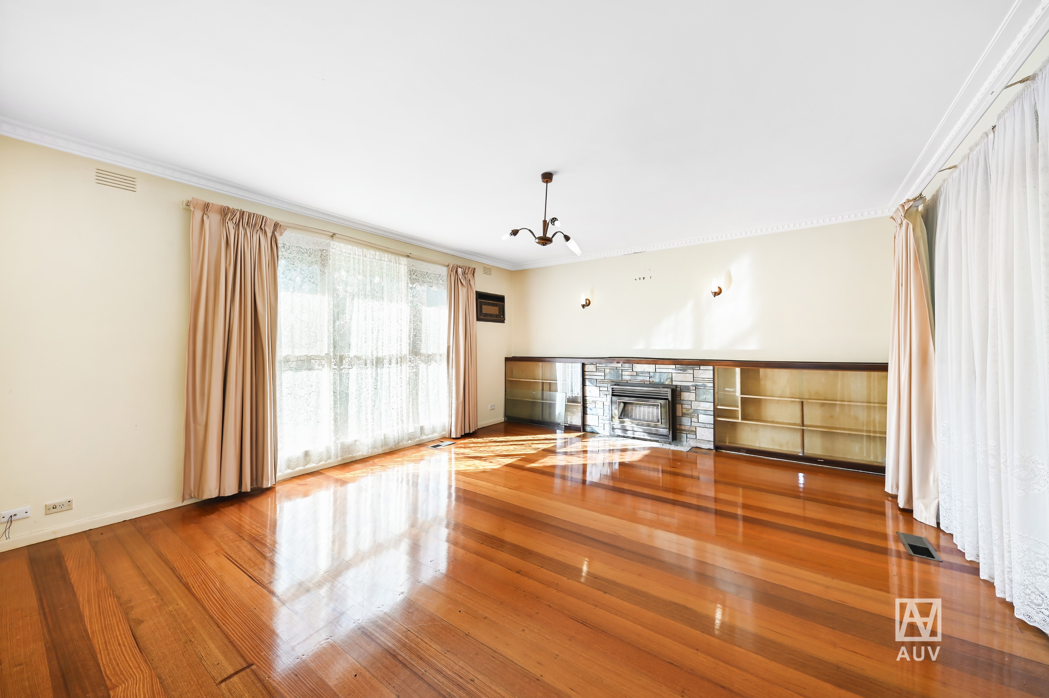 7 Leura Street, Doncaster East - Thumbnail 2