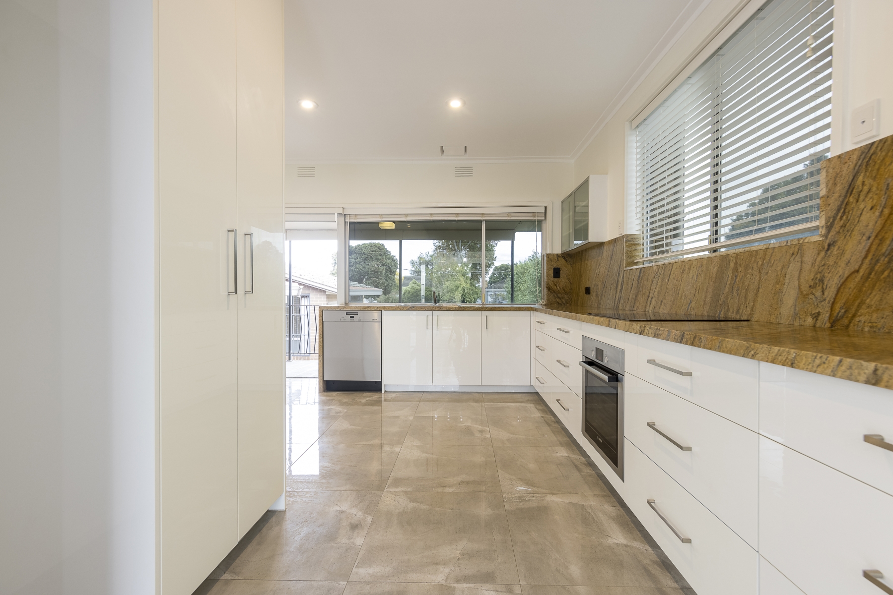 212 Waiora Road, Rosanna - Thumbnail 4