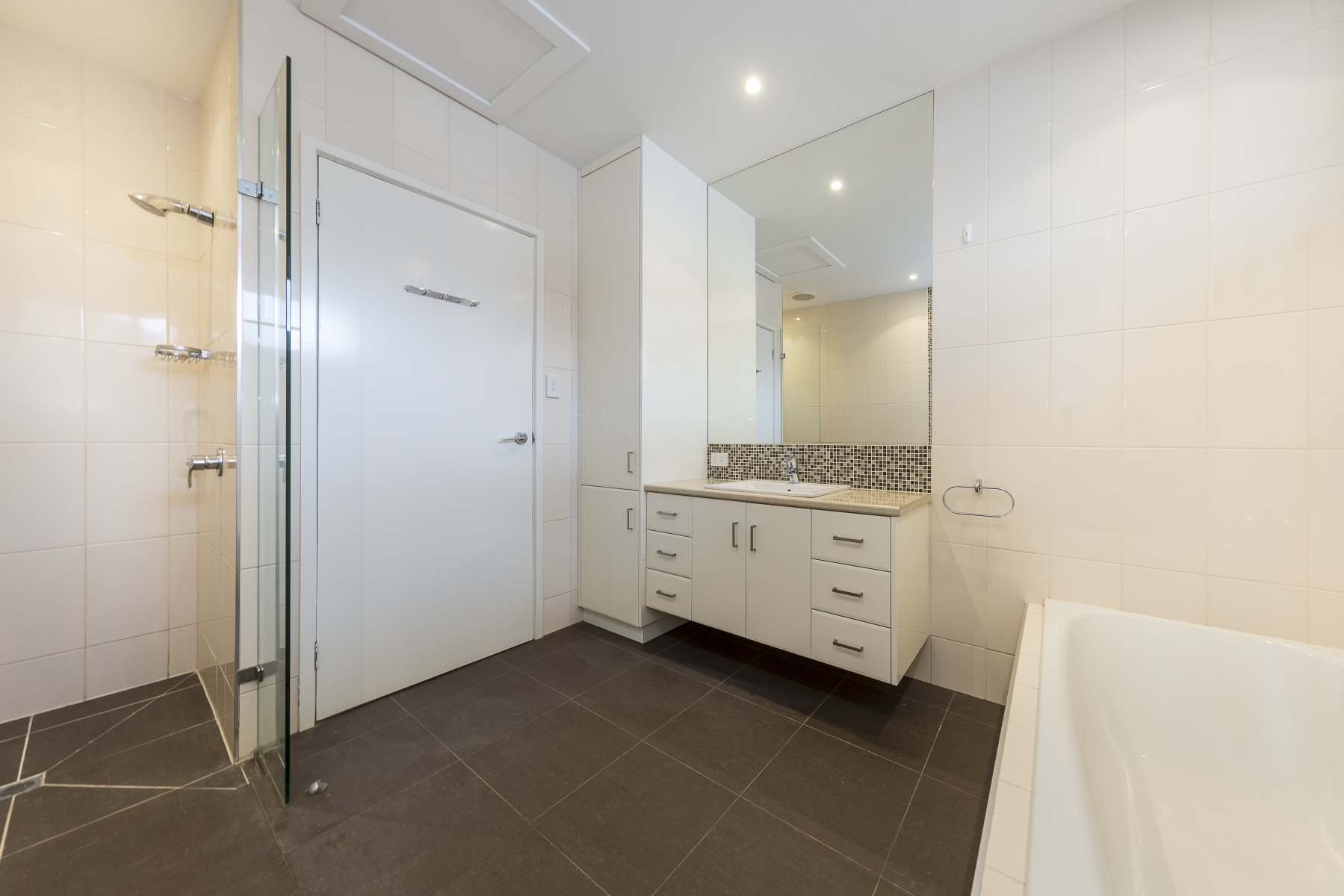 212 Waiora Road, Rosanna - Thumbnail 6