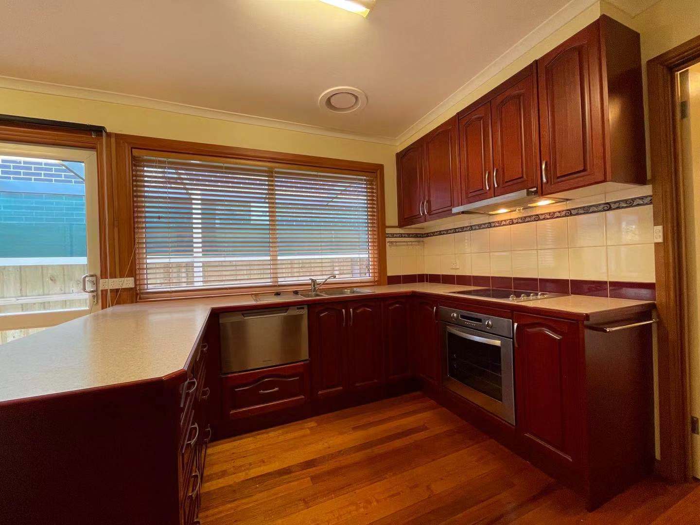 414 Huntingdale Road, Oakleigh South - Thumbnail 2