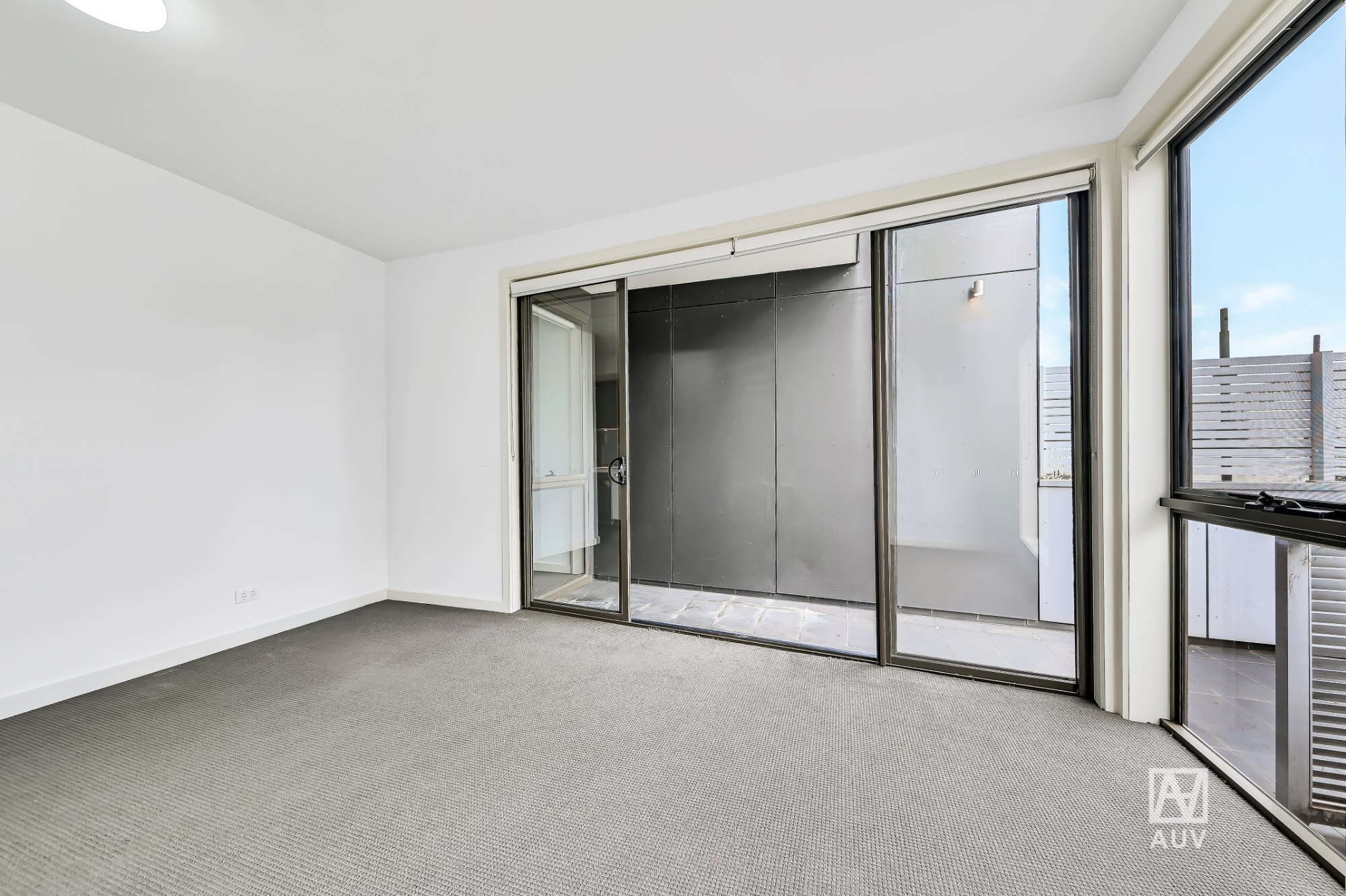 106/4 Yarra Bing Cres, Burwood - Thumbnail 4