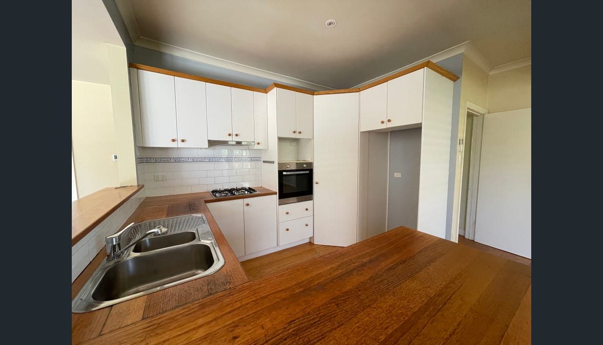 8 Hallow Street, Bentleigh East - Thumbnail 2
